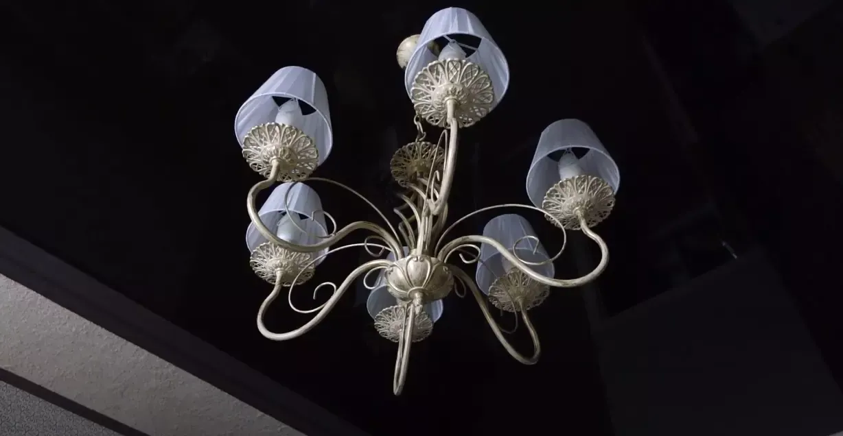 Зеркальный натяжной потолок — Астрахань, Ногина, 2, фото 1
